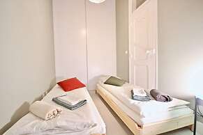 Akicity Ourique Charm