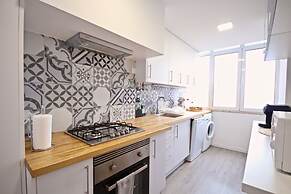 Akicity Amoreiras Amber