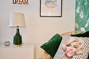 Akicity Amoreiras Amber