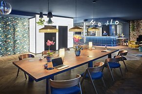 Chic & Basic Gravity