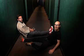 Chic & Basic Gravity