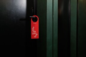 Chic & Basic Gravity