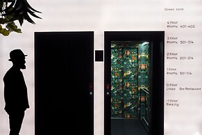 Chic & Basic Gravity