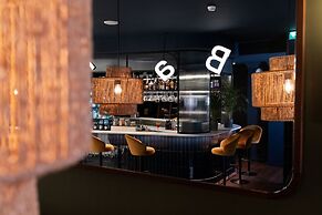 Chic & Basic Gravity