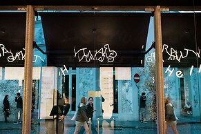 Chic & Basic Gravity