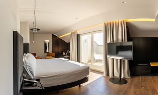 Chic & Basic Gravity