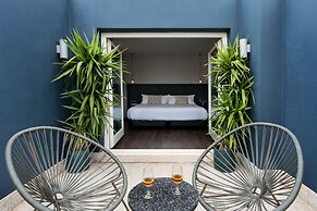 Chic & Basic Gravity