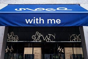 Chic & Basic Gravity