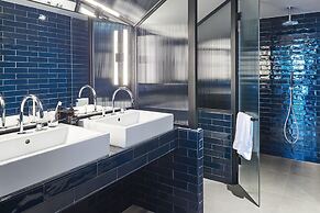 Chic & Basic Gravity