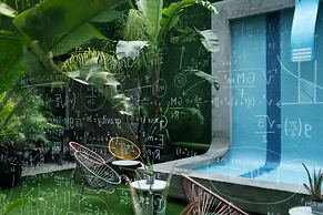 Chic & Basic Gravity