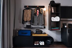 Chic & Basic Gravity