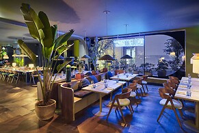 Chic & Basic Gravity