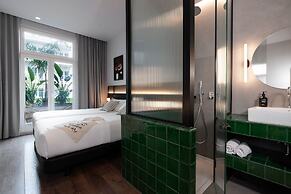 Chic & Basic Gravity