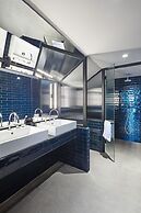 Chic & Basic Gravity