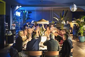 Chic & Basic Gravity