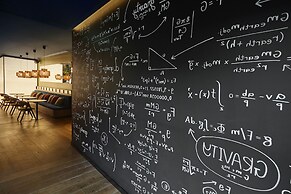 Chic & Basic Gravity