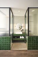 Chic & Basic Gravity