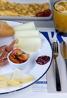 Chic & Basic Gravity