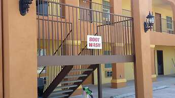 Texan Inn and Suites Tilden