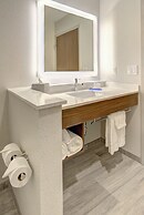 Holiday Inn Express & Suites Charlotte Southwest by IHG