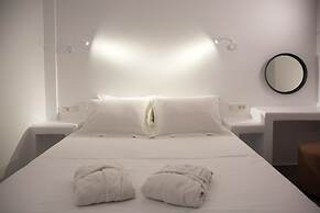 Amphitrite Suites Santorini