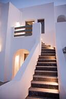Amphitrite Suites Santorini