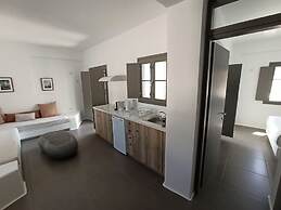 Amphitrite Suites Santorini