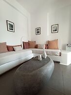 Amphitrite Suites Santorini