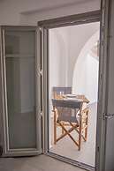 Amphitrite Suites Santorini