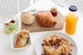 Amphitrite Suites Santorini