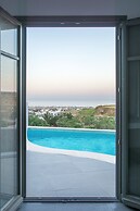 Amphitrite Suites Santorini