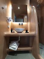 Amphitrite Suites Santorini