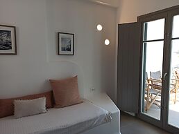 Amphitrite Suites Santorini
