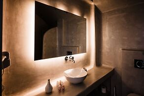 Amphitrite Suites Santorini