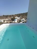 Amphitrite Suites Santorini