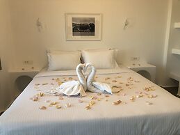 Amphitrite Suites Santorini