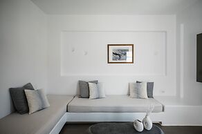 Amphitrite Suites Santorini