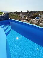 Amphitrite Suites Santorini