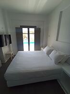Amphitrite Suites Santorini