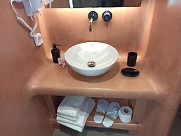 Amphitrite Suites Santorini