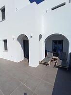 Amphitrite Suites Santorini