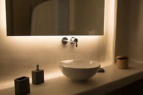 Amphitrite Suites Santorini