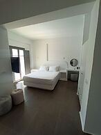 Amphitrite Suites Santorini