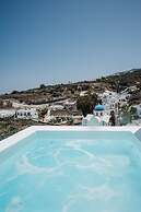 Amphitrite Suites Santorini