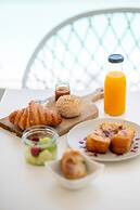 Amphitrite Suites Santorini