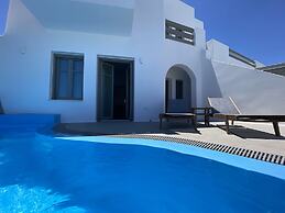 Amphitrite Suites Santorini