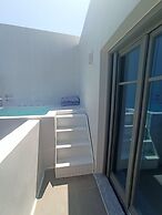 Amphitrite Suites Santorini