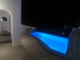 Amphitrite Suites Santorini