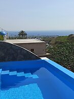 Amphitrite Suites Santorini