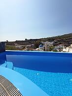 Amphitrite Suites Santorini